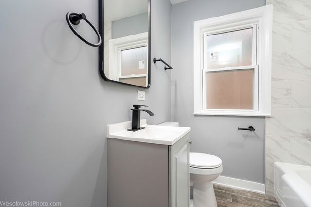 2504 Leyden Avenue, River Grove, IL 60171