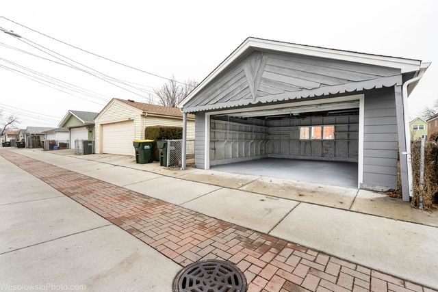 2504 Leyden Avenue, River Grove, IL 60171