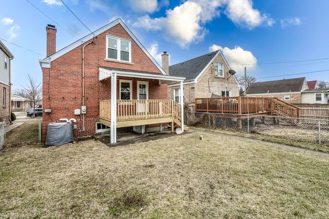 2504 Leyden Avenue, River Grove, IL 60171