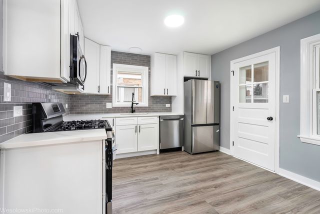 2504 Leyden Avenue, River Grove, IL 60171