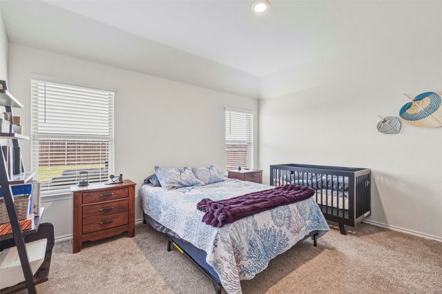 1210 Grand View Drive, Ennis, TX 75119