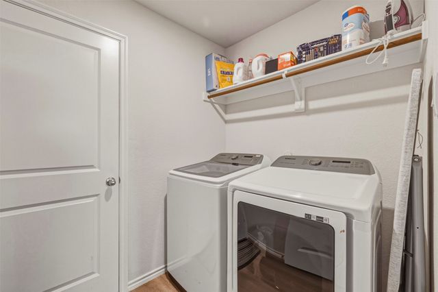 1210 Grand View Drive, Ennis, TX 75119
