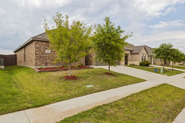 1210 Grand View Drive, Ennis, TX 75119