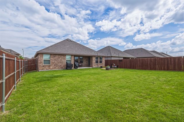 1210 Grand View Drive, Ennis, TX 75119