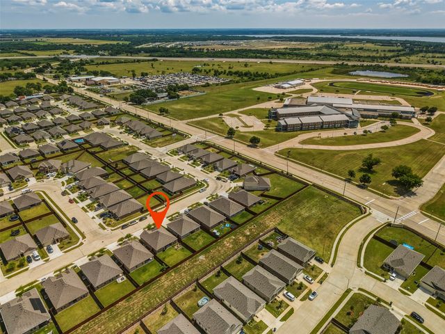 1210 Grand View Drive, Ennis, TX 75119