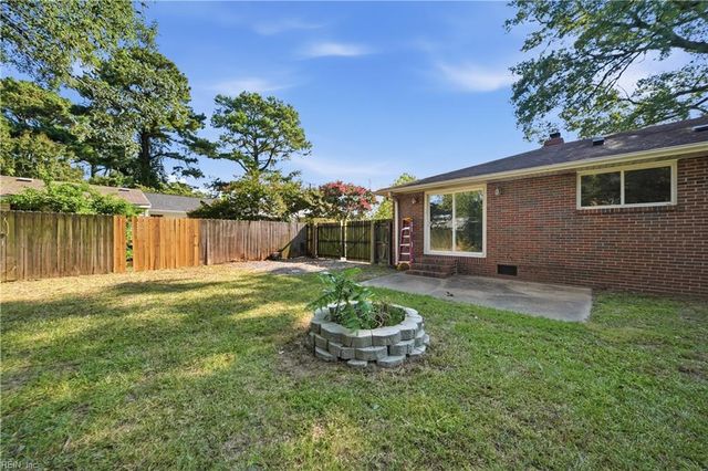 817 N Great Neck RD, Virginia Beach, VA 23454