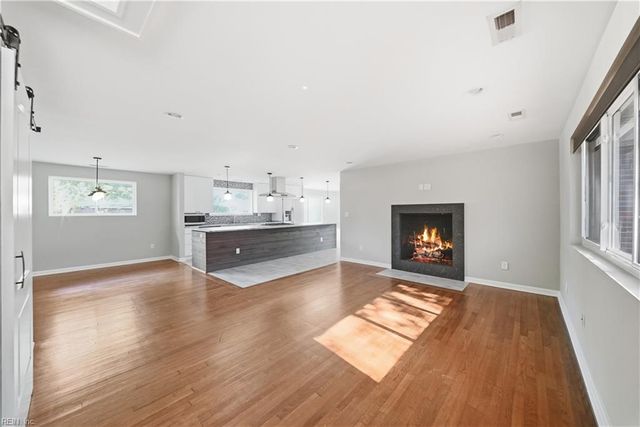 817 N Great Neck RD, Virginia Beach, VA 23454