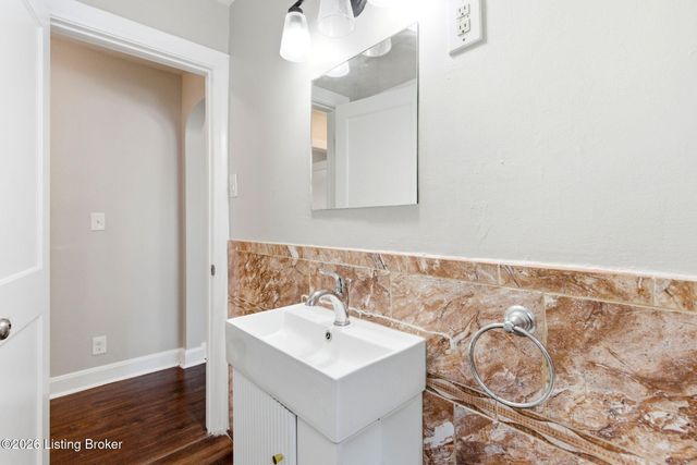 1403 McCoy Ave, Louisville, KY 40215