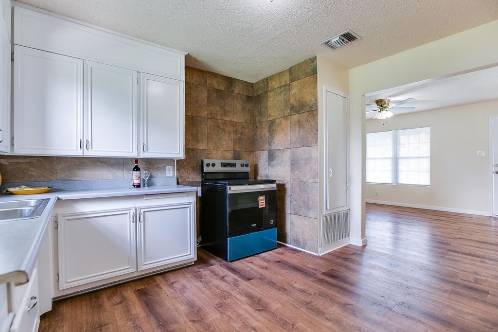 Image 11 of property listing at 2210 Junius Street, San Angelo, TX 76901