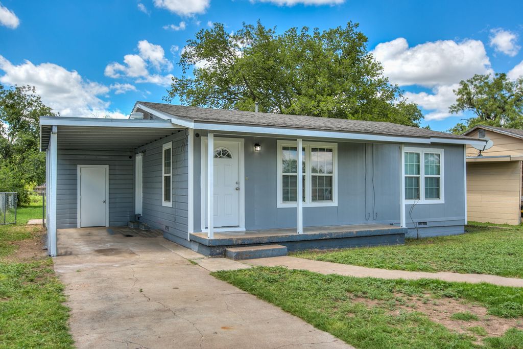 Image 4 of property listing at 2210 Junius Street, San Angelo, TX 76901