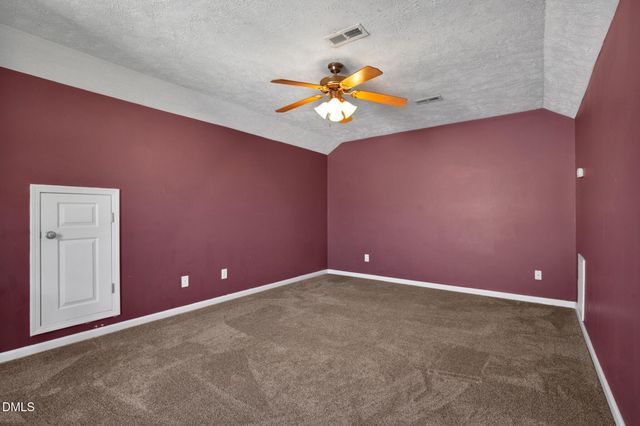 1961 Yellowbrick Road, Fayetteville, NC 28314