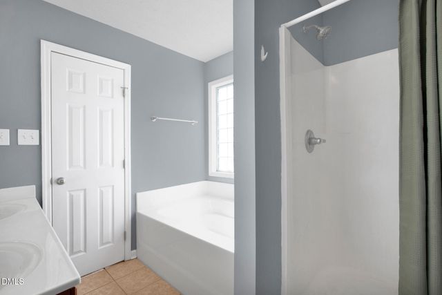 1961 Yellowbrick Road, Fayetteville, NC 28314