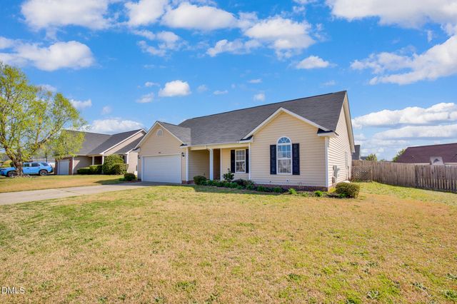 1961 Yellowbrick Road, Fayetteville, NC 28314