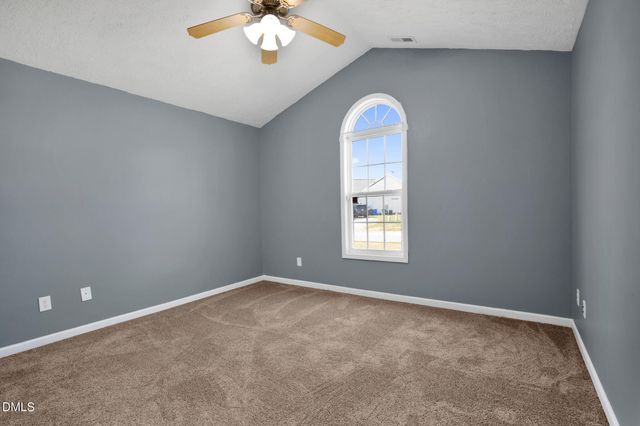 1961 Yellowbrick Road, Fayetteville, NC 28314