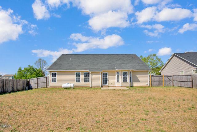 1961 Yellowbrick Road, Fayetteville, NC 28314