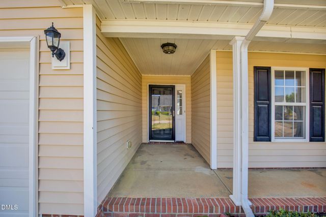 1961 Yellowbrick Road, Fayetteville, NC 28314
