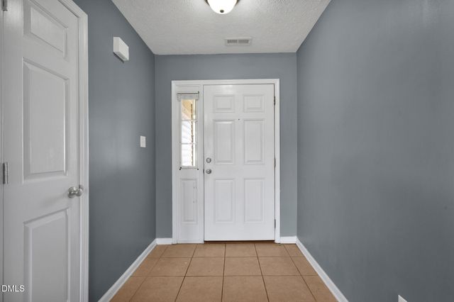 1961 Yellowbrick Road, Fayetteville, NC 28314