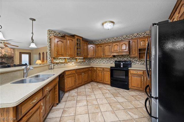 48221 Rice Road, Amherst, OH 44001