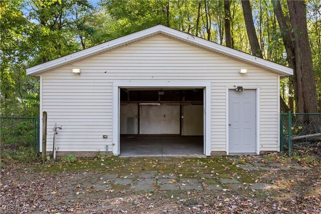 48221 Rice Road, Amherst, OH 44001