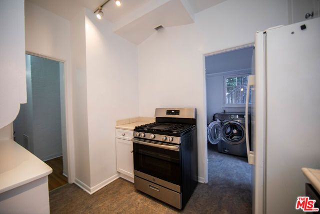 1117 Longwood Place, Los Angeles, CA 90019