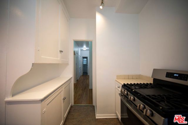 1117 Longwood Place, Los Angeles, CA 90019