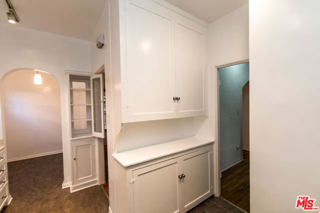 1117 Longwood Place, Los Angeles, CA 90019