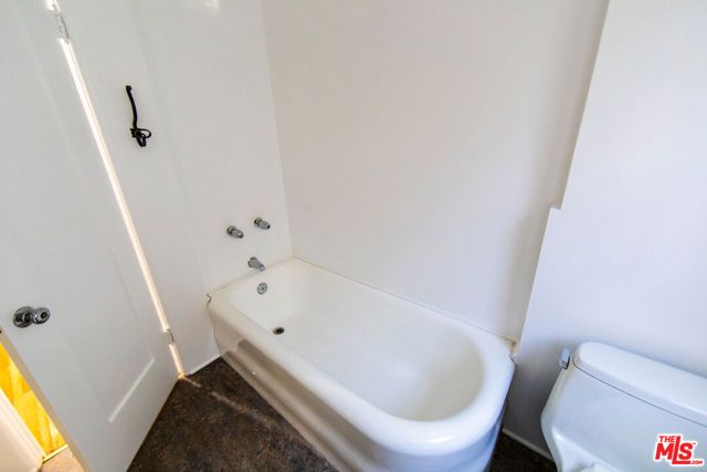 1117 Longwood Place, Los Angeles, CA 90019