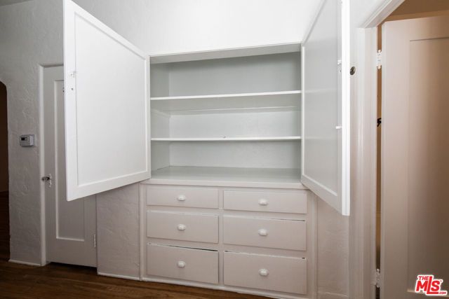 1117 Longwood Place, Los Angeles, CA 90019