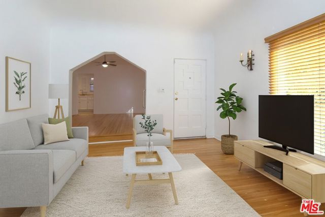 1117 Longwood Place, Los Angeles, CA 90019