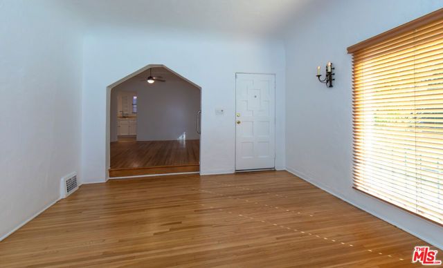 1117 Longwood Place, Los Angeles, CA 90019