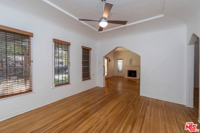 1117 Longwood Place, Los Angeles, CA 90019