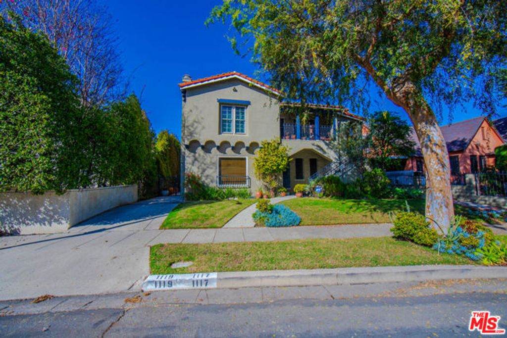1117 Longwood Place, Los Angeles, CA 90019