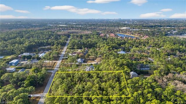 25210 Papillion DR, Bonita Springs, FL 34135