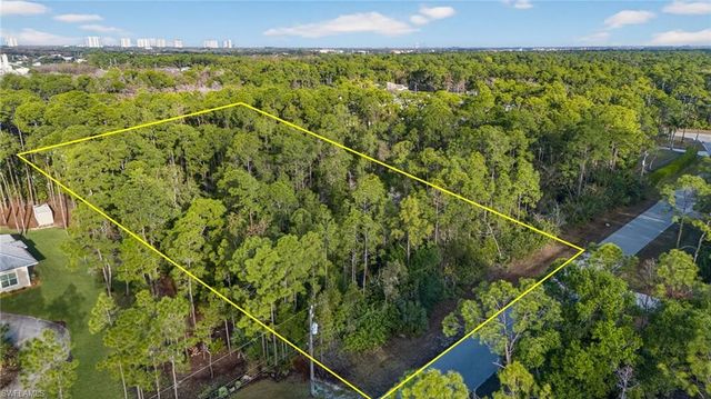 25210 Papillion DR, Bonita Springs, FL 34135
