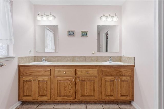 1105 Chapel Street, Baldwin City, KS 66006