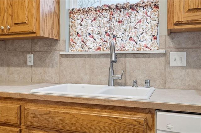 1105 Chapel Street, Baldwin City, KS 66006