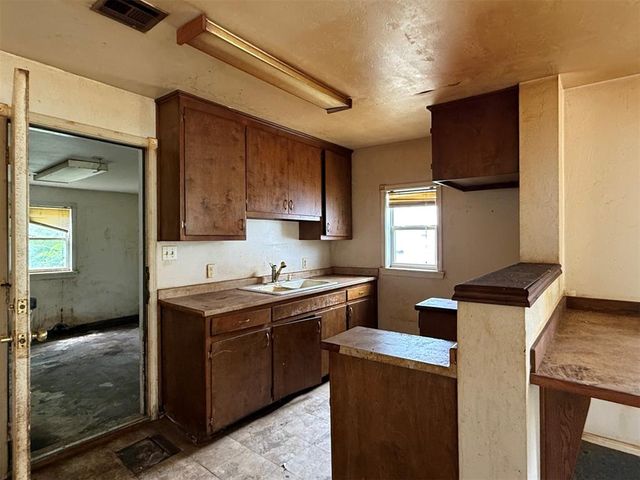 1805 N Kelham Avenue, Oklahoma City, OK 73111