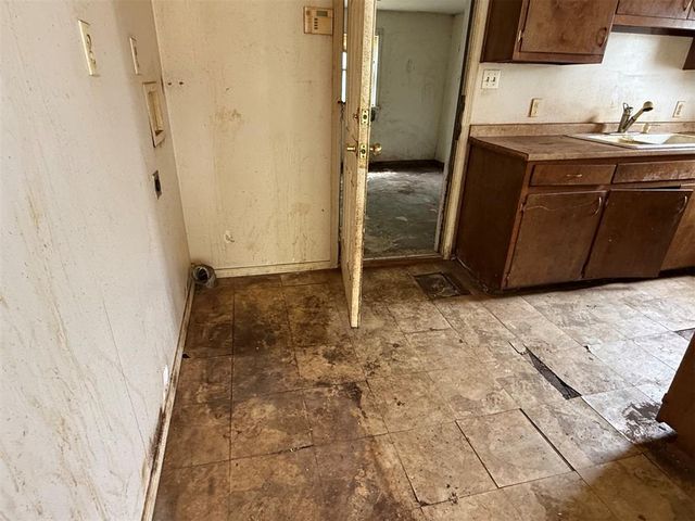 1805 N Kelham Avenue, Oklahoma City, OK 73111
