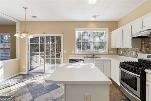 607 Wallnut Hall Trail, Woodstock, GA 30189