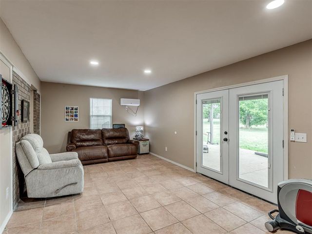 1725 E Washington Avenue, Piedmont, OK 73078
