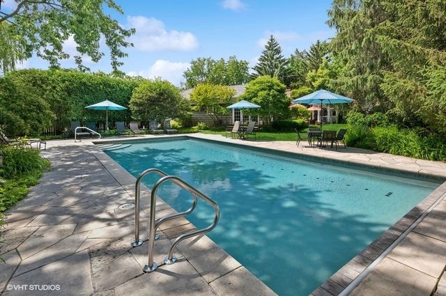 890 Windsor Road, Highland Park, IL 60035