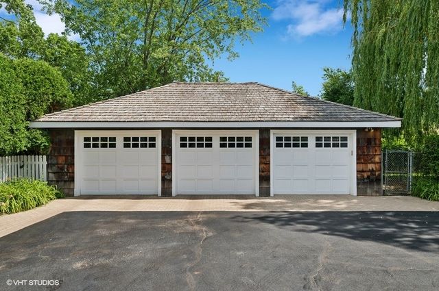 890 Windsor Road, Highland Park, IL 60035