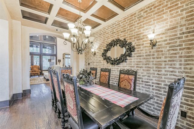 111 Oak Estates Drive, Conroe, TX 77384