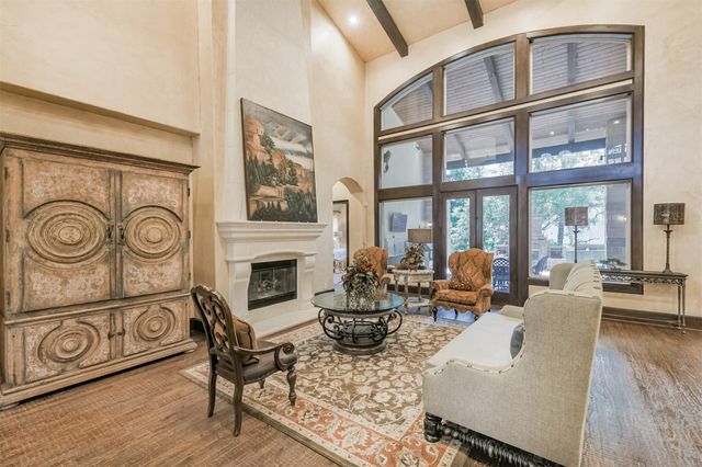 111 Oak Estates Drive, Conroe, TX 77384