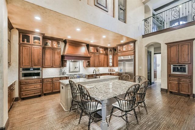 111 Oak Estates Drive, Conroe, TX 77384