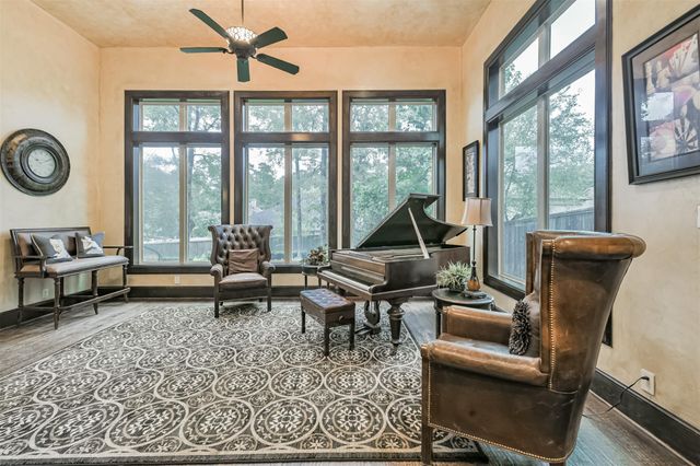 111 Oak Estates Drive, Conroe, TX 77384