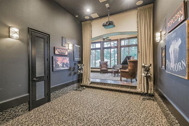111 Oak Estates Drive, Conroe, TX 77384