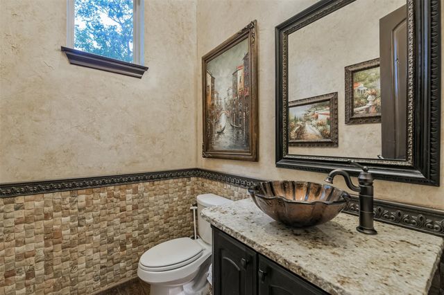 111 Oak Estates Drive, Conroe, TX 77384