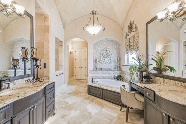 111 Oak Estates Drive, Conroe, TX 77384