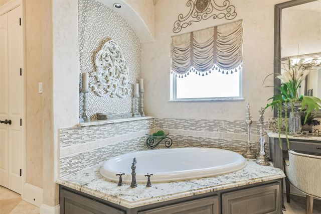 111 Oak Estates Drive, Conroe, TX 77384